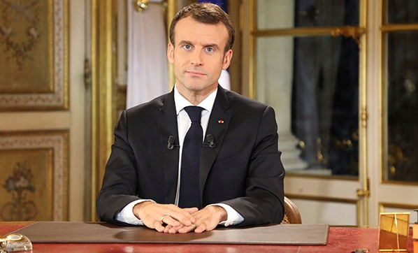 Macron vergi indirimi ve ücret artışı vadetti